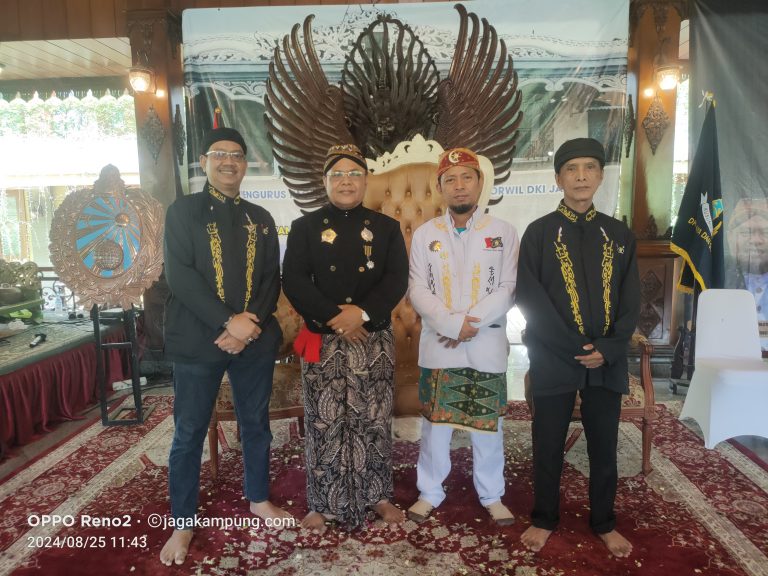 Pangeran Ratu Jayakarta lX,RB.H. Abi Munawir Al Madani Mertakusuma Hadiri Wisuda Abdi Dalem dan Perayaan Ulang Tahun ke-4 Perkumpulan Kusumo Hondrowino Nusantara