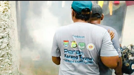 Karang Taruna Kelurahan Sepatan Adakan Bakti Sosial Dengan Melakukan Pencegahan DBD