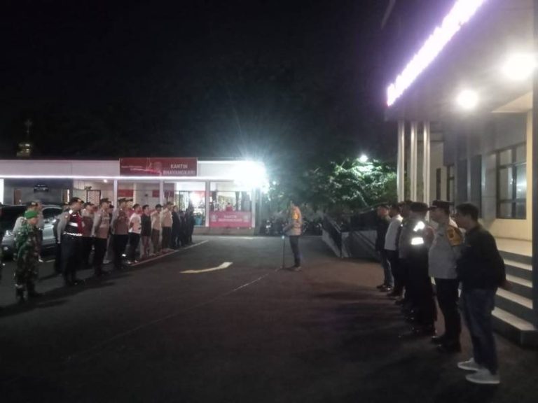 Kapolsek Kelapa Gading Pimpin Apel dan Patroli Antisipasi Guantibmas Kegiatan Rutin Yang Ditingkatkan (KRYD) di Mako Polsek