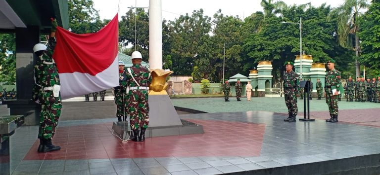 Jamdan Usai Upacara Bendera, Kasdim 0505/Jakarta Timur, Ajak Prajurit & PNS Tingkatkan Kinerja