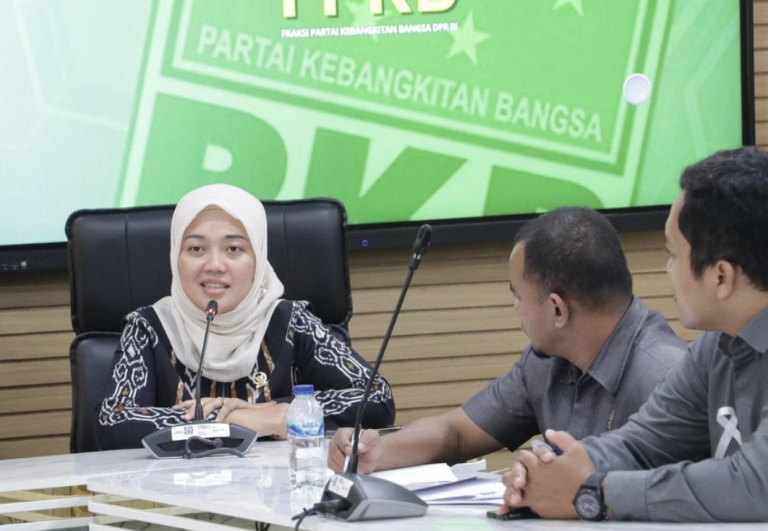 Wakil ketua komisi VII DPR RI, chusnunia melaksanakan sosialisasi 4 Pilar Kebangsaan di waway karya Lampung Timur
