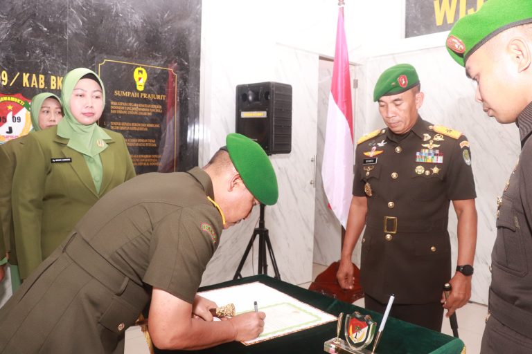 Tradisi Korps Penyerahan Tugas Jabatan Kasrem Korem 051/Wijayakarta