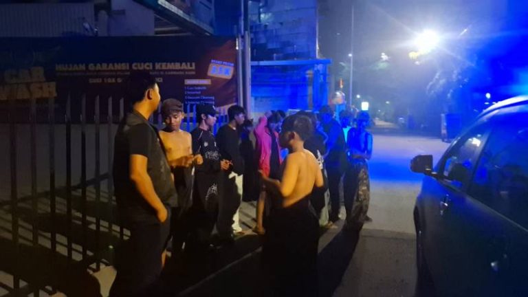 Respon Cepat Pengaduan Warga, Polsek Pademangan Bubarkan Remaja Nongkrong Malam Hari