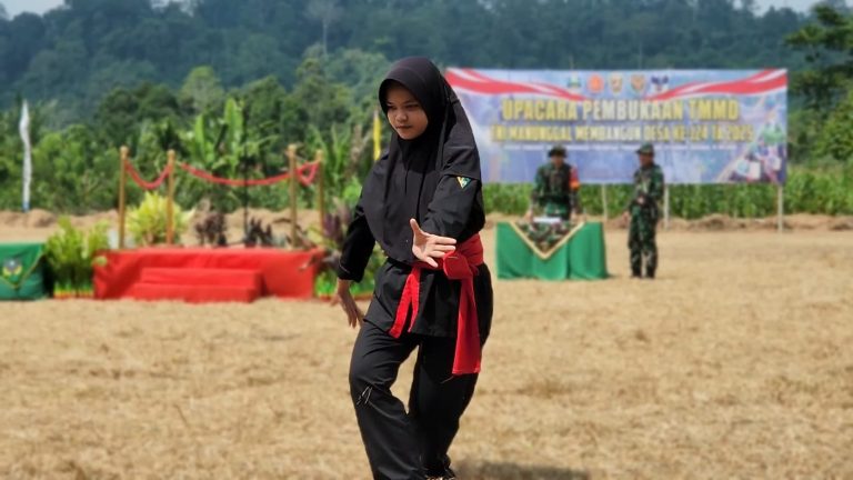 Pagelaran Seni dan Bela Diri Meriahkan Pembukaan TMMD ke-124 Kodim 0422/Lampung Barat