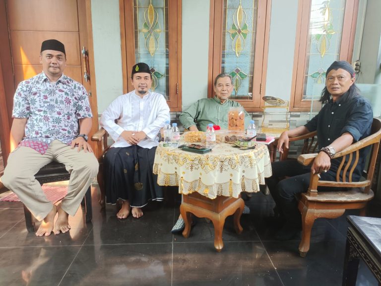 Silaturahmi Pimpinan Ponpes Ash Sholihin Al Abror ke Kediaman Ketua MUI Jakarta Utara, Bahas Isu Keagamaan dan Sosial
