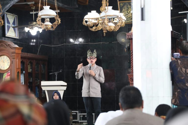 Tinjau Pembentukan Kopdeskel Merah Putih di Kota Padang, Wamendagri Bima Tegaskan Koperasi untuk Sejahterakan Rakyat