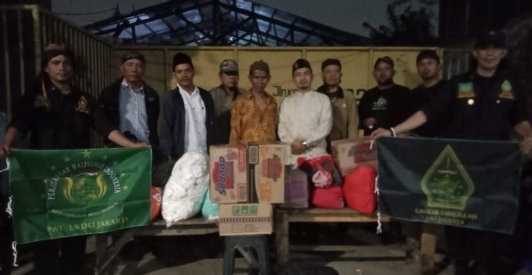 PWI LS DKI Jakarta Serahkan Bantuan untuk Korban Kebakaran di Penjaringan