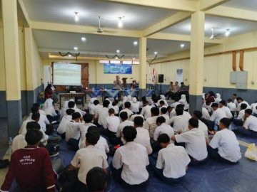 Polsek Metro Penjaringan Gelar Sosialisasi Program Kapolsek dalam Rangka MPLS di SMK PSKD III Jakarta