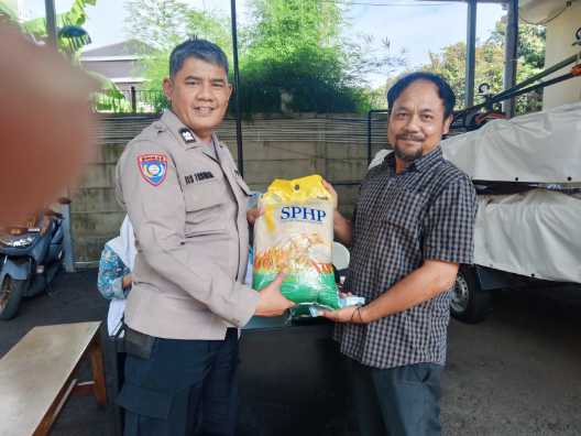 Polsek Kelapa Gading Gelar Gerakan Pangan Murah, Warga Antusias Beli Beras SPHP
