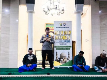 Polda Metro Jaya Gelar Program “Satu Jam Mengaji Bersama Polisi” di Masjid Darul Khoir Ragunan