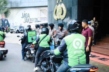 Polda Metro Jaya Gelar Jum’at Peduli, Ajak Komunitas Ojek Online Jaga Jakarta