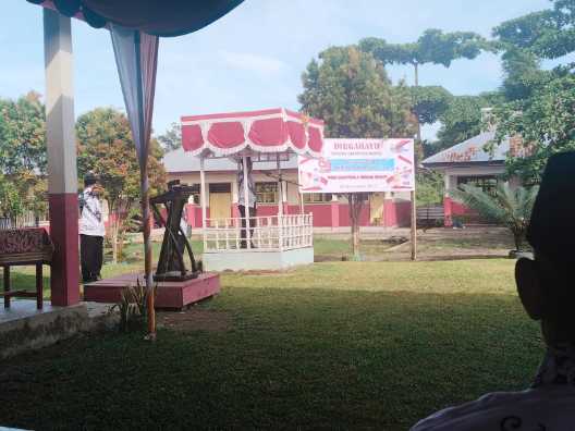 Peringati HUT PGRI dan HGN 2025, Pengurus PGRI Ranting 4 Kecamatan Seram Barat Gelar Upacara dan Pentas Seni