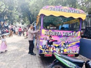 Polisi Sahabat Anak Hadir di KB-TK Permai Muara Karang, Tanamkan Kedisiplinan Sejak Dini
