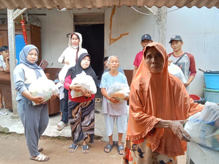 PT.LJS Memberikan Bantuan Sembako Untuk Warga Lingkungan I dan II Kelurahan Campang Jaya
