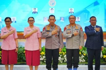 Terima Sertifikat IBDP SMA KTB, Kapolri: Cetak Generasi Muda untuk Wujudkan Indonesia Emas 2045