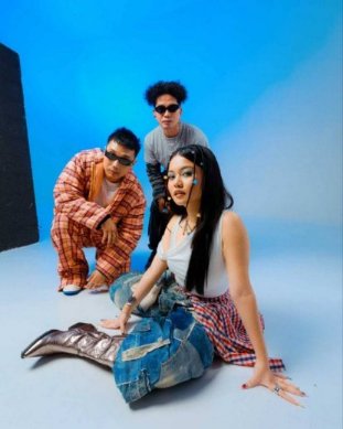 Roni Joni, Ria, dan Naomi Ivo Persiapkan Single Kolaborasi “Dopamine (Bukan Haluuu)”