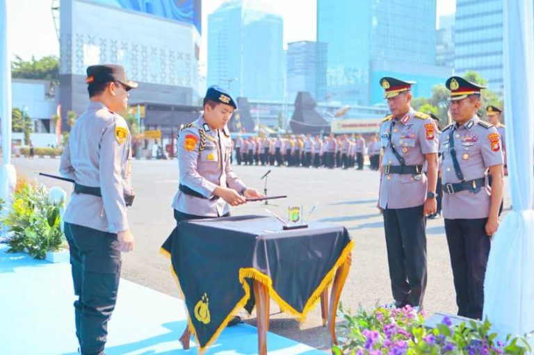 Kapolda Metro Jaya Pimpin Sertijab PJU dan Kapolres Jajaran, Penyegaran Organisasi Perkuat Pelayanan Masyarakat