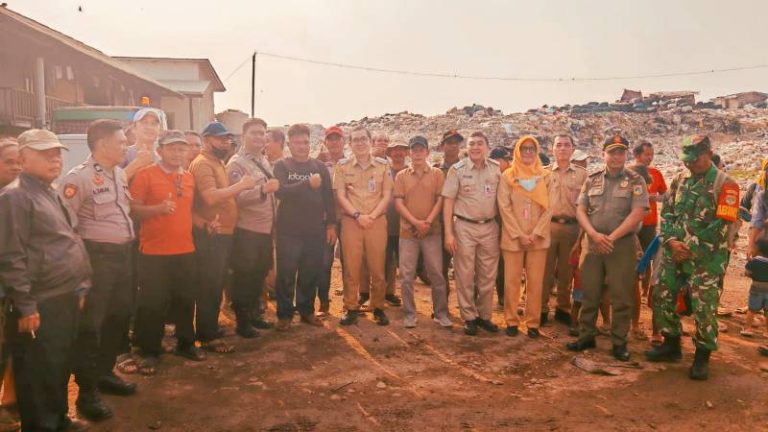 Polisi Kawal Camat Cilincing Tinjau TPS Nagrak, Pengelolaan Sampah Berbasis RDF Jadi Perhatian