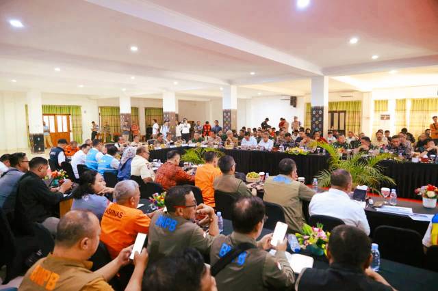 Polri dan Pemerintah Percepat Penanganan Dampak Gempa M 7,7 di Flores