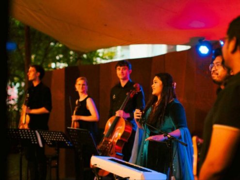 Hurled to the Moon (Terhempas ke Rembulan): Kamila Batavia Membawa “Baroque Galactic” ke Kampnagel International Summer Festival