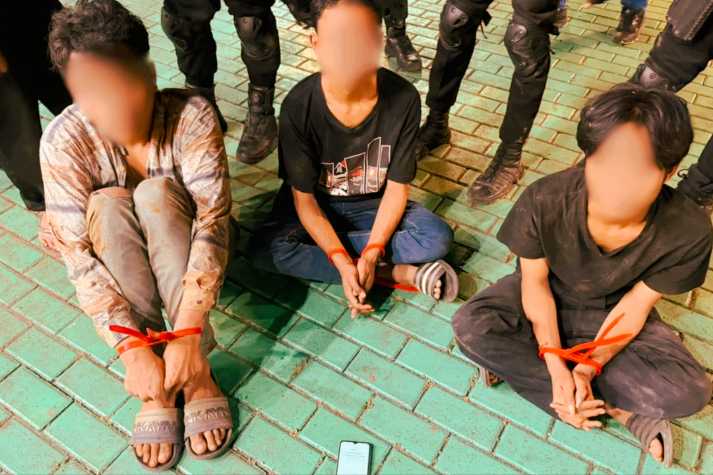 Brimob Polda Metro Jaya Amankan Tiga Pelaku Perampasan di Tomang