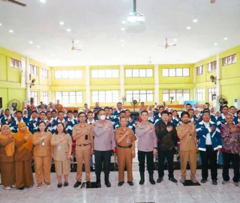 Wakapolres Jakut ke Siswa SMKN 56: Stop Tawuran, Stop Narkoba! Fokus Raih Cita-cita