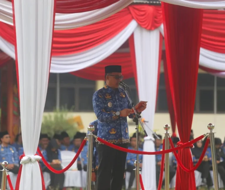 Parosil Mabsus Dalam Amanatnya Memimpin Upacara Peringatan Hari Sumpah Pemuda Ke-98 pentingnya membentuk generasi Masa depan yang memiliki tiga karakter utama patriotik, Gigih, dan Berempati 