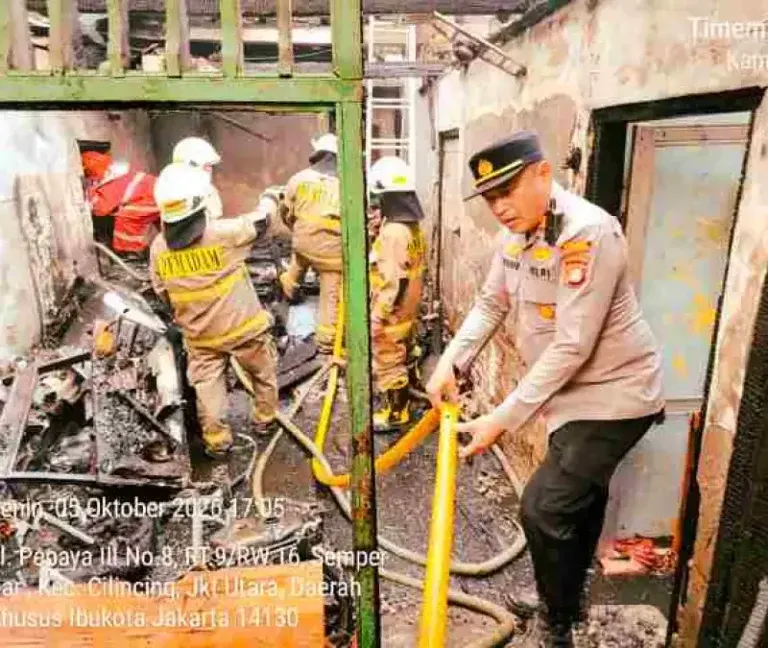 Dua Rumah Terbakar di Semper Barat, Diduga Akibat Korsleting Listrik