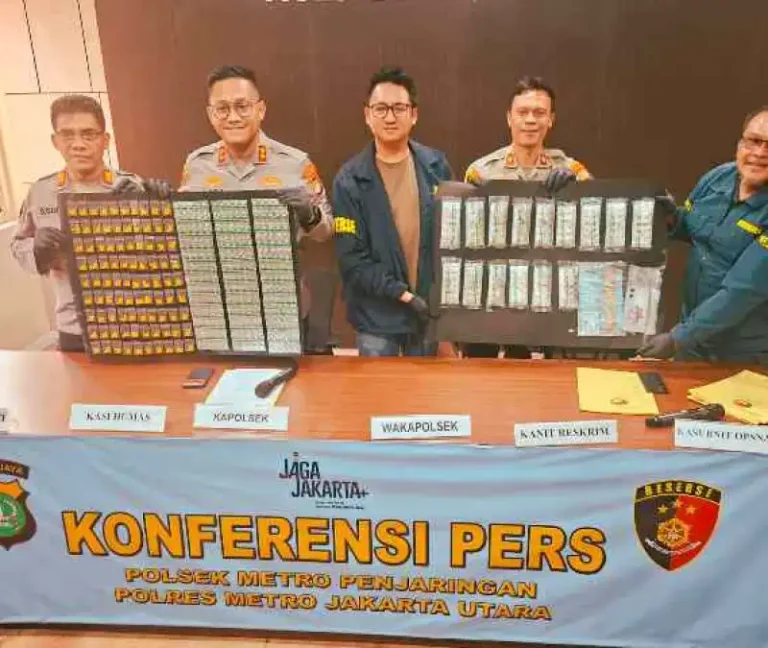 Polsek Penjaringan Bongkar Toko Kosmetik Berkedok Penjualan Obat Keras